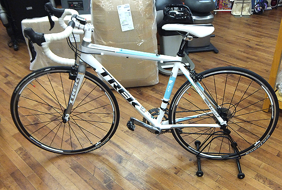 程度良好 TREK/トレック 2.1 H2 ロードバイク レオパードブルー(500mm 