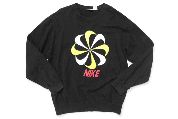 NIKE◆名作 風車トレーナー 黒 M スウェット