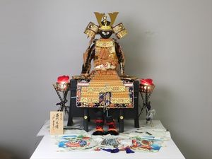 忠保 二分の一 龍剣前立 兜 ウケ