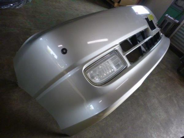 グランドハイエースVCH16Wフロントバンパーパール トヨタ グランド