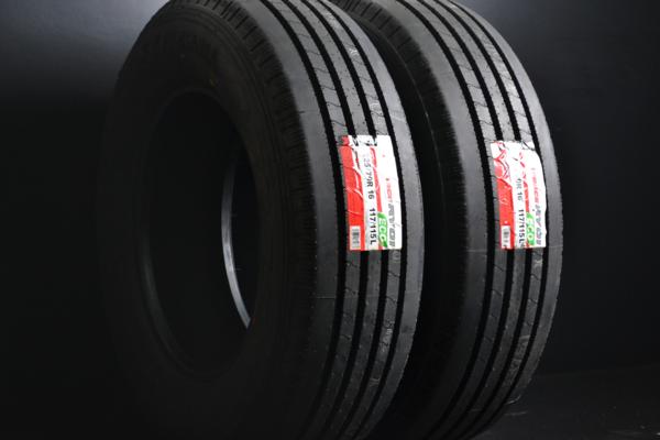 新品 ヨコハマ RY01 LTR T/L 205/60R17.5 111/109L タイヤ 2本