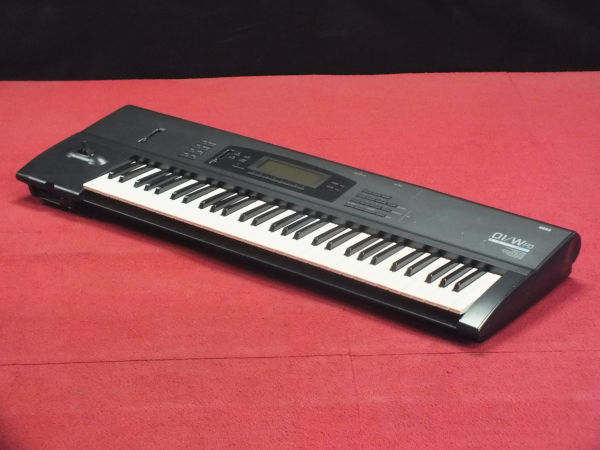 ★KORG 01/WFD シンセサイザー★ジャンク品★