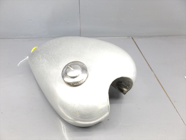 γ0730 ホンダ FTR223 MC34 社外 燃料タンク フューエル 凹無