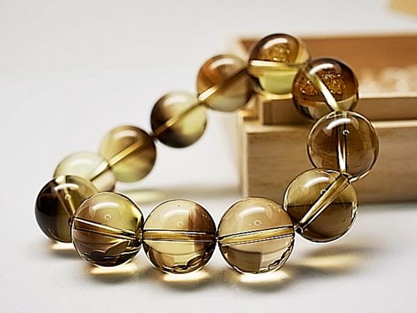 山梨県 乙女鉱山 スモーキー色 黄水晶 ブレス桐箱さざれ【C377