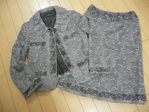 インゲボルグの襟が可愛いウールスーツ★Ｍサイズ茶系