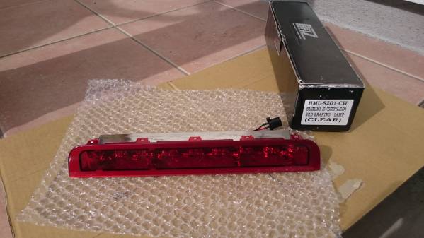 REIZ DA64W エブリィワゴン　ハイマウントランプLED　中古品