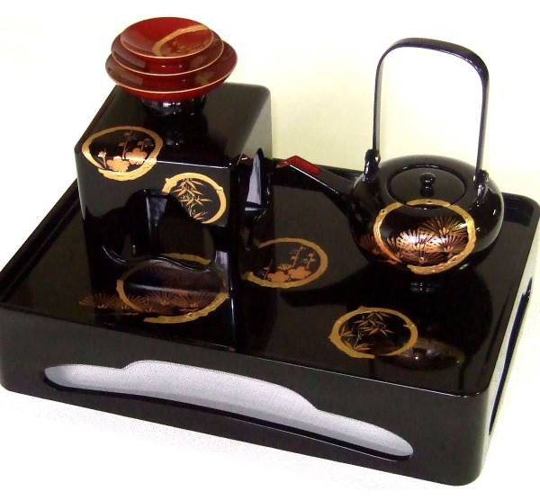 ★会津漆器　木製漆塗屠蘇器　花丸蒔絵★現品限！手描手塗 ★会津塗屠蘇器重箱揃　南天蒔絵★現品限！会津漆器　手描蒔絵