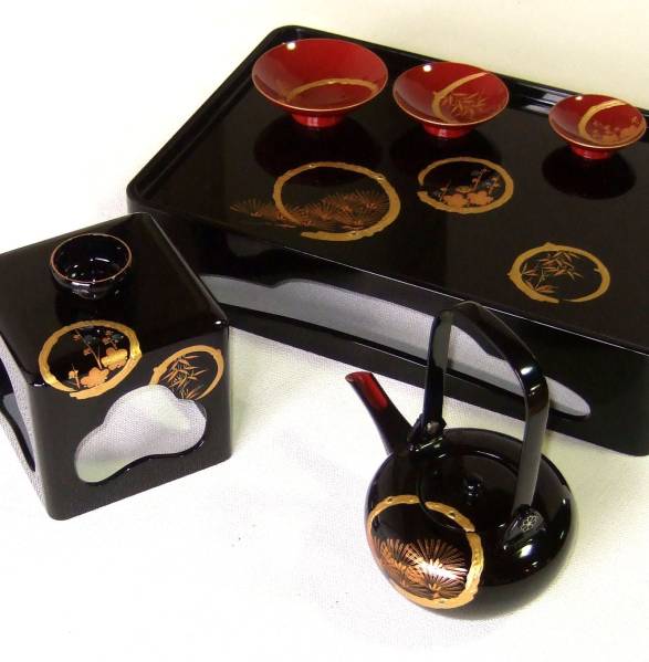 ★会津漆器　木製漆塗屠蘇器　花丸蒔絵★現品限！手描手塗 ★会津塗屠蘇器重箱揃　南天蒔絵★現品限！会津漆器　手描蒔絵