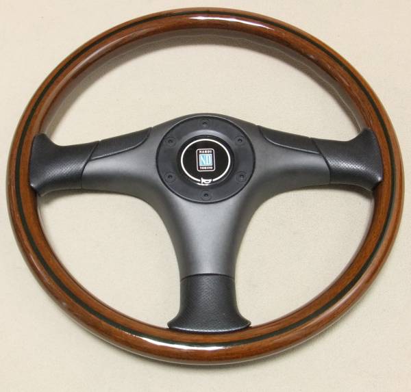NARDI WOODステアリング390 Φ えぐ