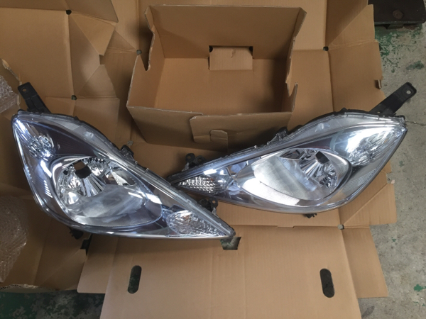 フィットシャトルGP2 前期ハイブリッドHID左右ヘッドライト