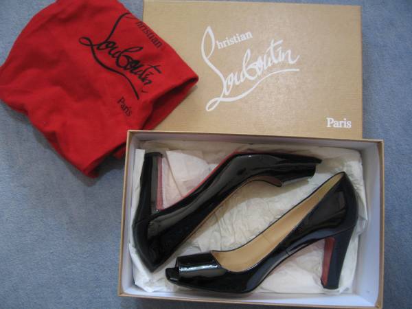 ◆クリスチャン・ルブタン◆国内購入パテントレザー黒◆エナメル