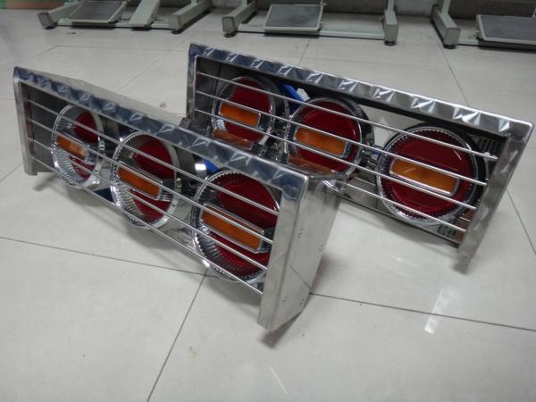 大型車用ウロコ柄テールＢＯＸ＋チェリーテールセット!!