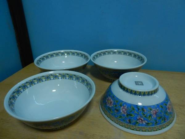 ラーメンどんぶり 4客分 ラーメン鉢 丼 水山特製 蓮の花柄 B ラーメン皿 売買されたオークション情報 Yahooの商品情報をアーカイブ公開 オークファン Aucfan Com