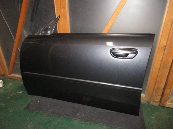 18年後期　レガシィ(BP5・BL5)　左フロントドアパネル！グレーM