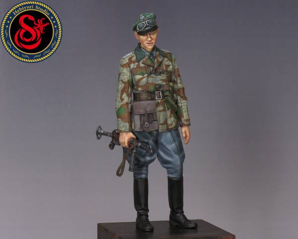 1/35 ドイツ兵 陸軍 士官 少尉 迷彩 フィギュア 完成品 D4