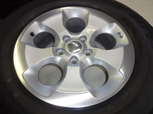 Jeepラングラー/JK系後期純正 7.5J-18 pcd127/5H タイヤ付き5本 Jeepラングラー/JK系後期純正 7.5J-18 pcd127/5H タイヤ付き5本
