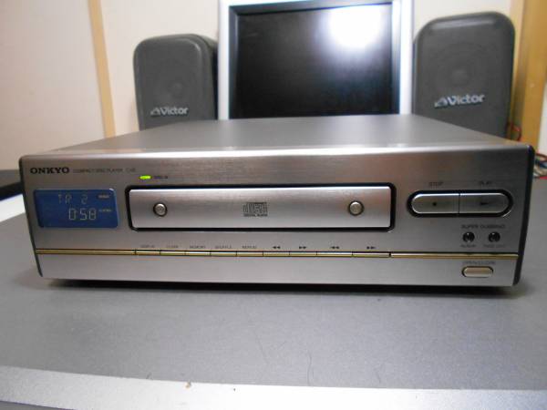 オンキョー C-05 中型CDデッキ (クリーニング済み)