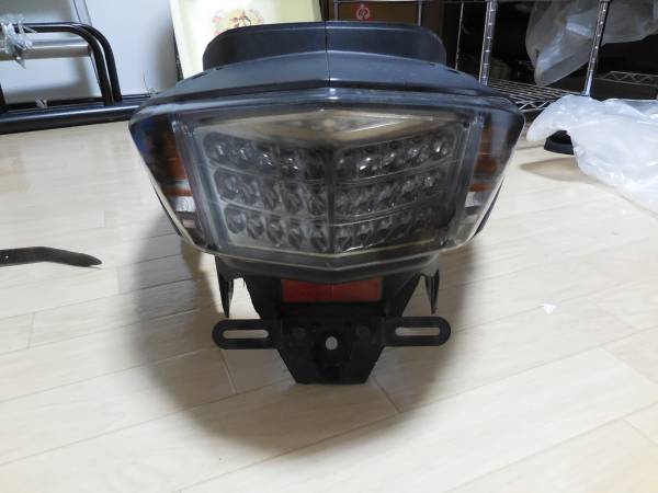 シグナスX　純正テールランプ　LED　クリアテール