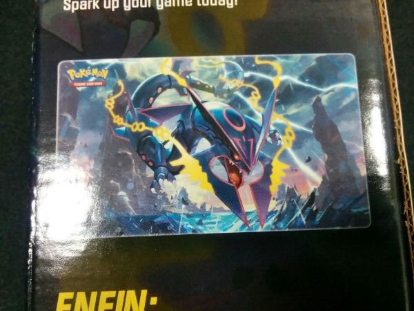ポケモンカード 海外 プレイマット 色違い レックウザ ポケモンカードゲーム 売買されたオークション情報 Yahooの商品情報をアーカイブ公開 オークファン Aucfan Com