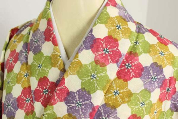 【宝の山】T-9834=小紋 桜文様 薄黄 格子縞