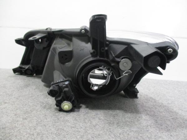 カローラ フィールダー NKE165G 右ヘッドライト トヨタ(66383