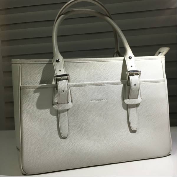 かなり美品です！！バーバリー☆ホワイトレザー☆トートバッグ☆ 極 美 