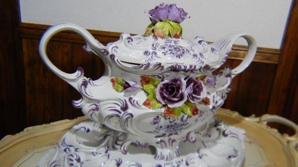 イタリア製豪華エレガント下皿・蓋付き陶器製コンポート陶花薔薇