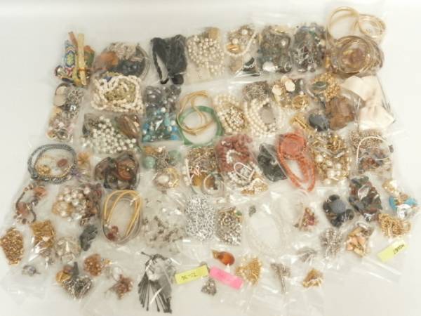 1スタ スワロ含アクセサリーおまとめ3kg大量セット福袋/100476