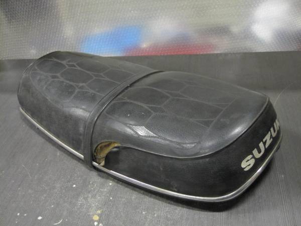 希少GT380 初期型　純正シート「張替用」 0118-1