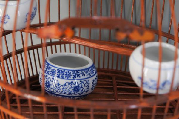 ☆中国 アンティーク風☆鳥かご鳥籠☆彫刻 陶器エサ入れ◇618f14
