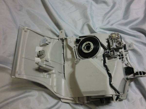 ★★２００系　四型　ハイエース・トヨタ純正・LEDライト左側★_3