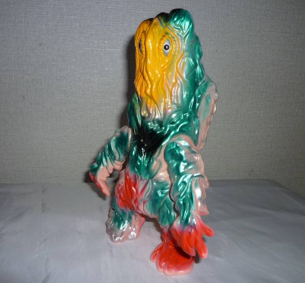 ブルマァク★ヘドラ★ピンク系★高さ22ｃｍ★ソフビ