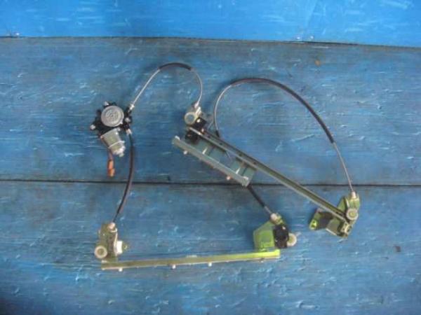 キャンター　ＦＢ70ＡＢ　左 ＦレギュレーターモーターＬＨ