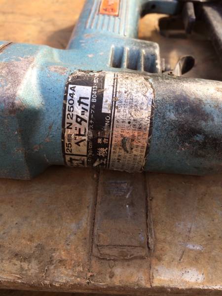 ◆ 【動作確認済み】日立エアータッカ N2504A 25ミリ