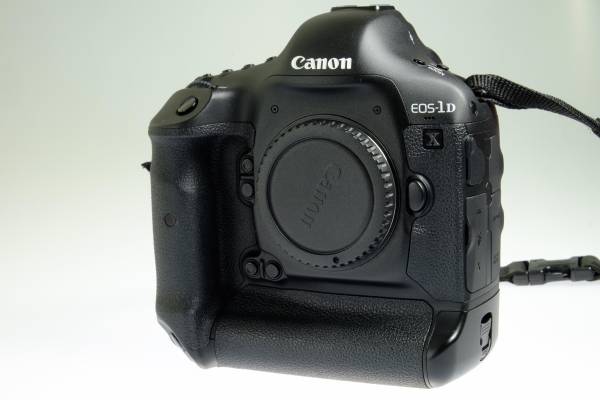極上 CANON キヤノン EOS 1D X ボディ オマケ付 5万ショット ☆外観