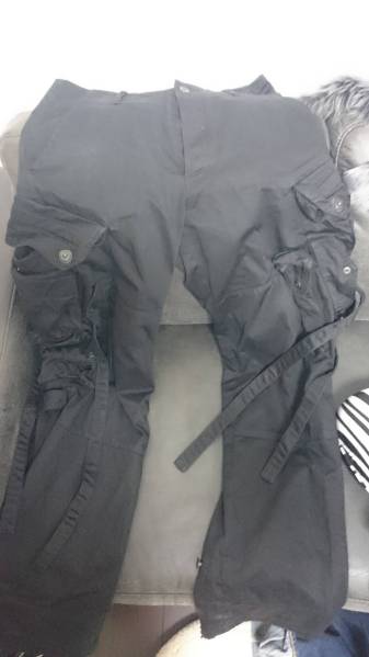 julius ユリウス ガスマスク カーゴ パンツ 黒