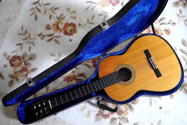 木目が美しい　★　ECOLE　E500　★　小平楽器製作