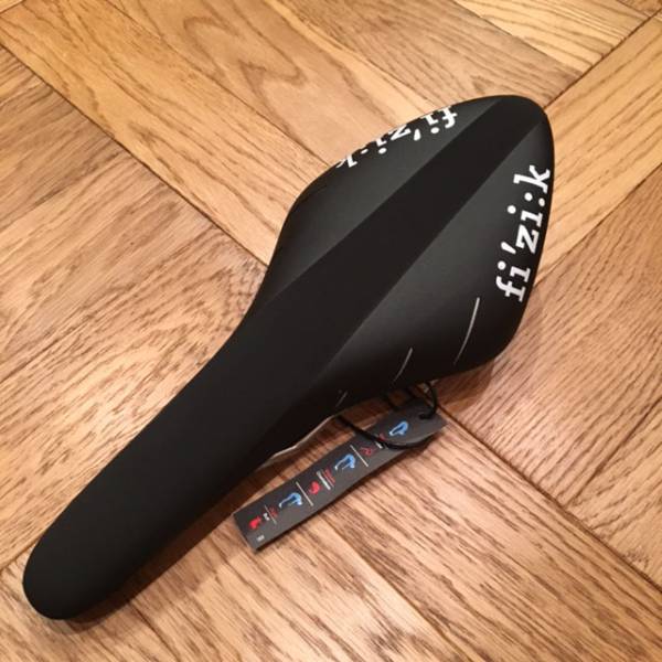 ☆fi'zi:kフィジークARIONE R5 fizikサドル 新品未使用品1円～☆