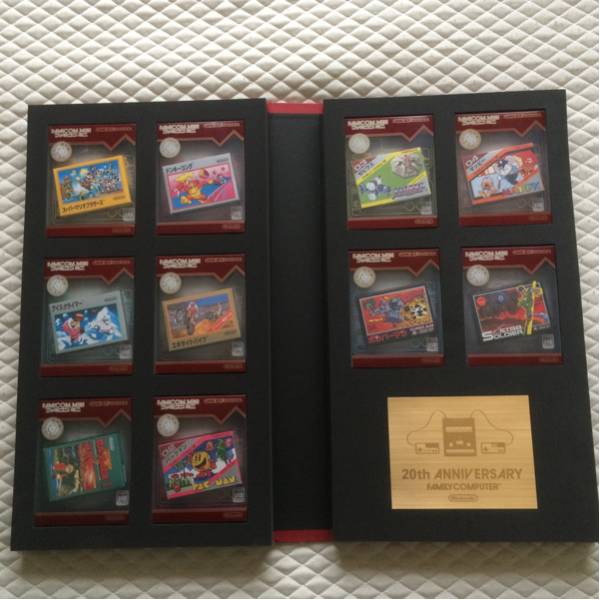ファミコンミニ 20th ANNVERSARY FAMILYCOMPUTERコレクションBOX
