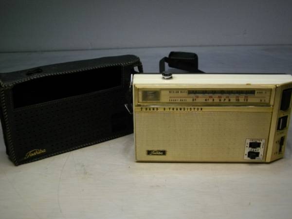 ◇レトロ！TOSHIBA 8M-360SX トランジスタラジオ／ジャンク