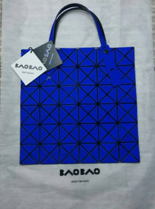 新品イッセイミヤケBAOBAOバオバオトートバッグ12月マットブルー