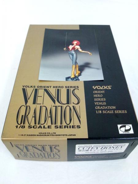 ボークス 空山版 キューティーハニー 1/8 ガレージキット 未組立  