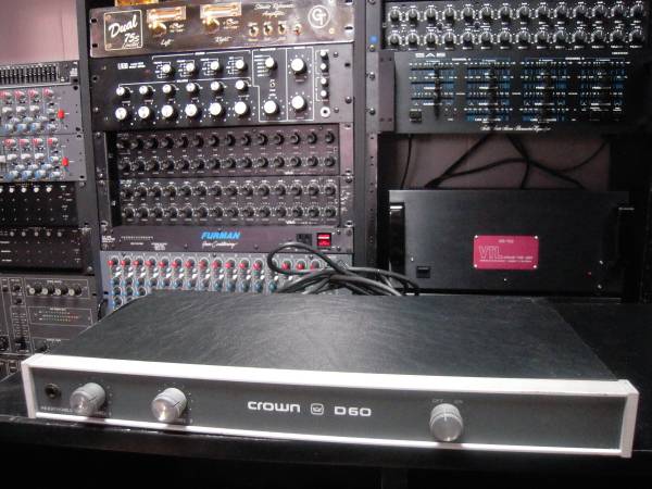 Crown D60 クラウン　パワーアンプ　 amcron