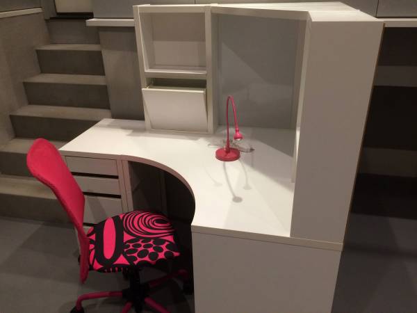 IKEA　学習机　MICKE　チェア　テーブルランプ　セット