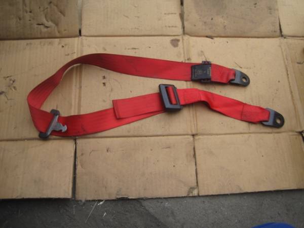 サベルトの後ろ部分のみ　赤