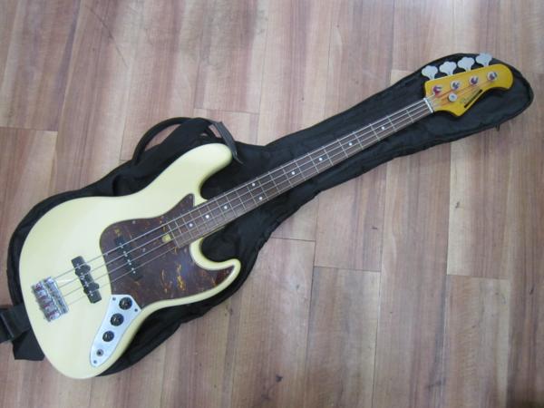 ◎ バッカス Bacchus エレキベース ユニバースシリーズ 中古