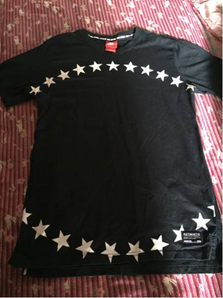ナイキ ネーマール着用 スター柄Tシャツ☆ M