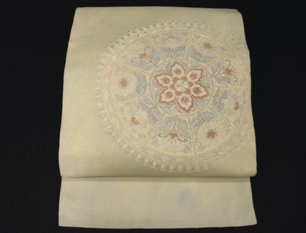 【帯喜楽】タ-94●名古屋帯●薄灰水色斑地に刺繍の丸華文
