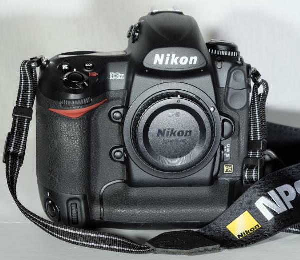 ニコン | うちのNikon D3のシャッター回数は約150万回らしい。｜