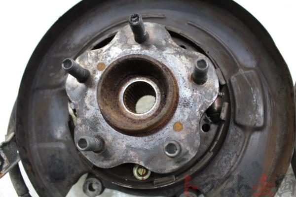 2716403 リアハブナックル左右 スカイライン ECR33 前期